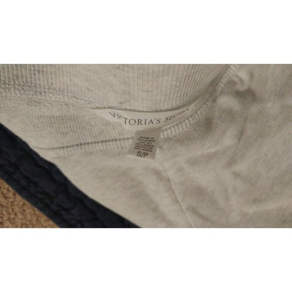 VS Victoria Secret Pocketed Sweat Shorts. W/ Perforated Hip Small Petite - Picture 3 of 5